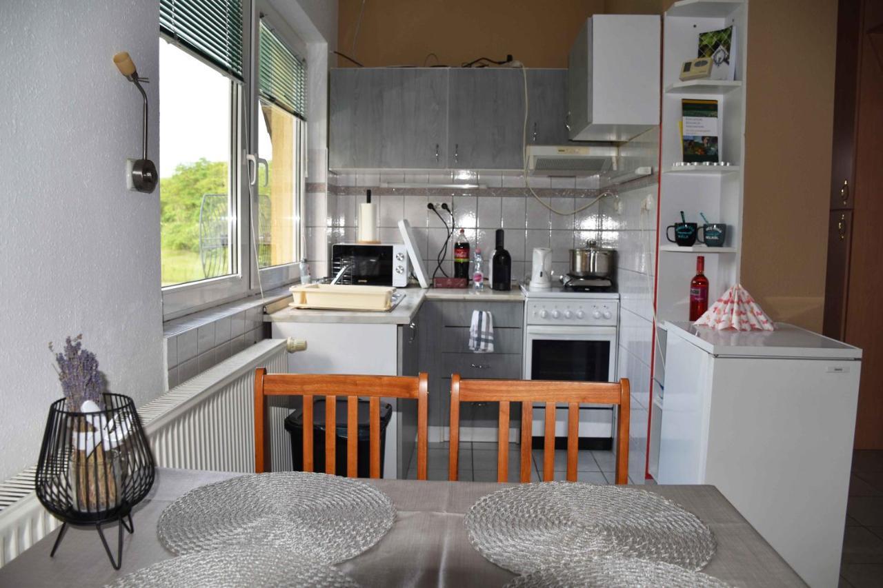 Pilikan Apartments - Park, Agroturism, Vineyard & Farm Черсегтомай Экстерьер фото