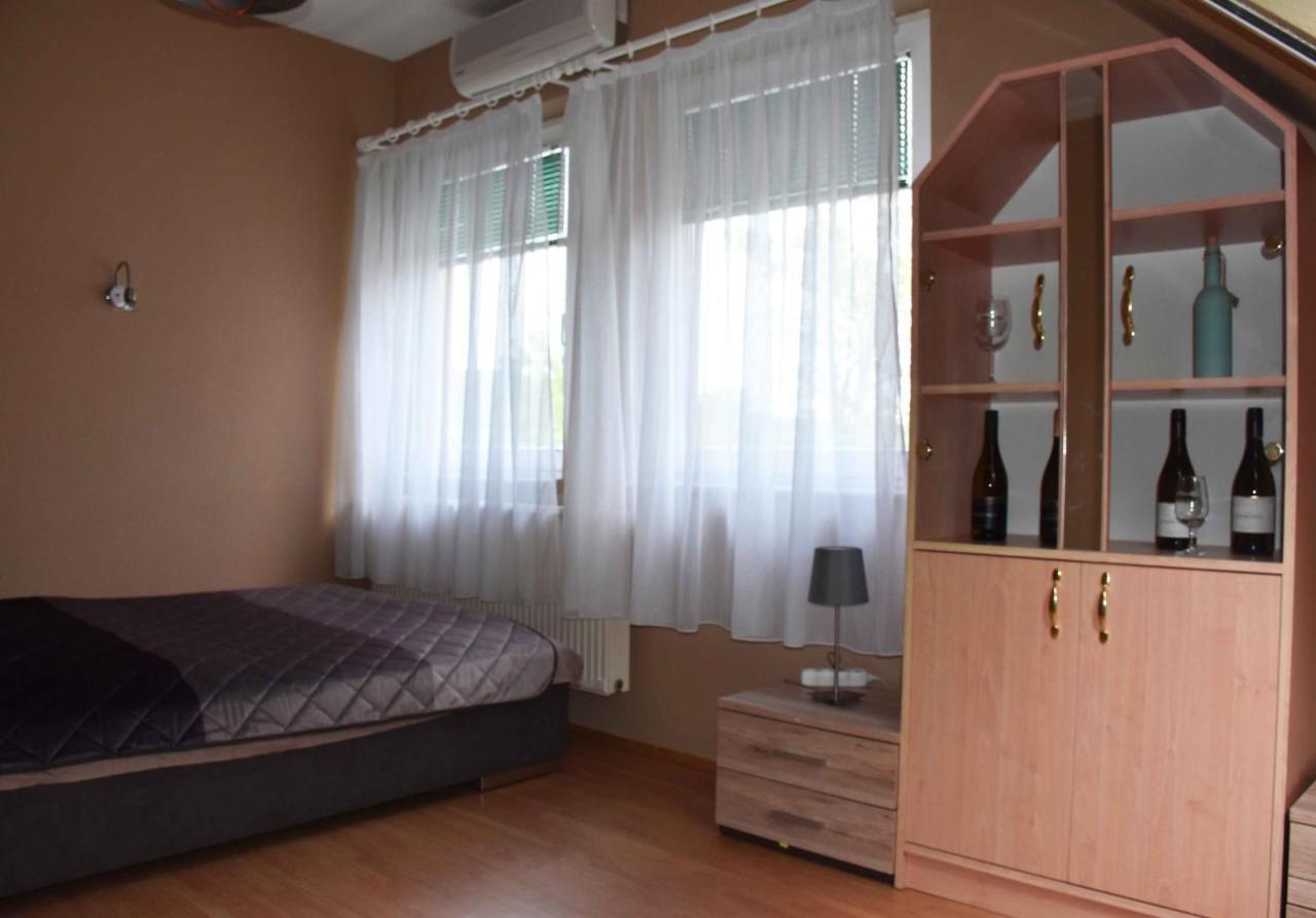Pilikan Apartments - Park, Agroturism, Vineyard & Farm Черсегтомай Экстерьер фото
