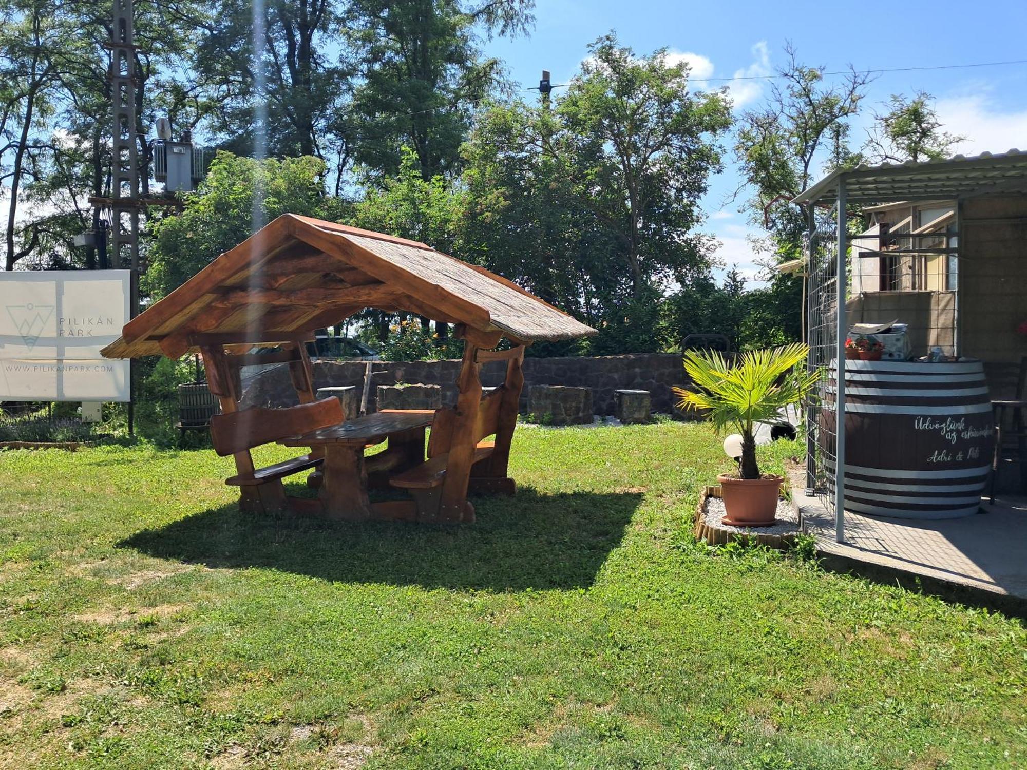 Pilikan Apartments - Park, Agroturism, Vineyard & Farm Черсегтомай Экстерьер фото